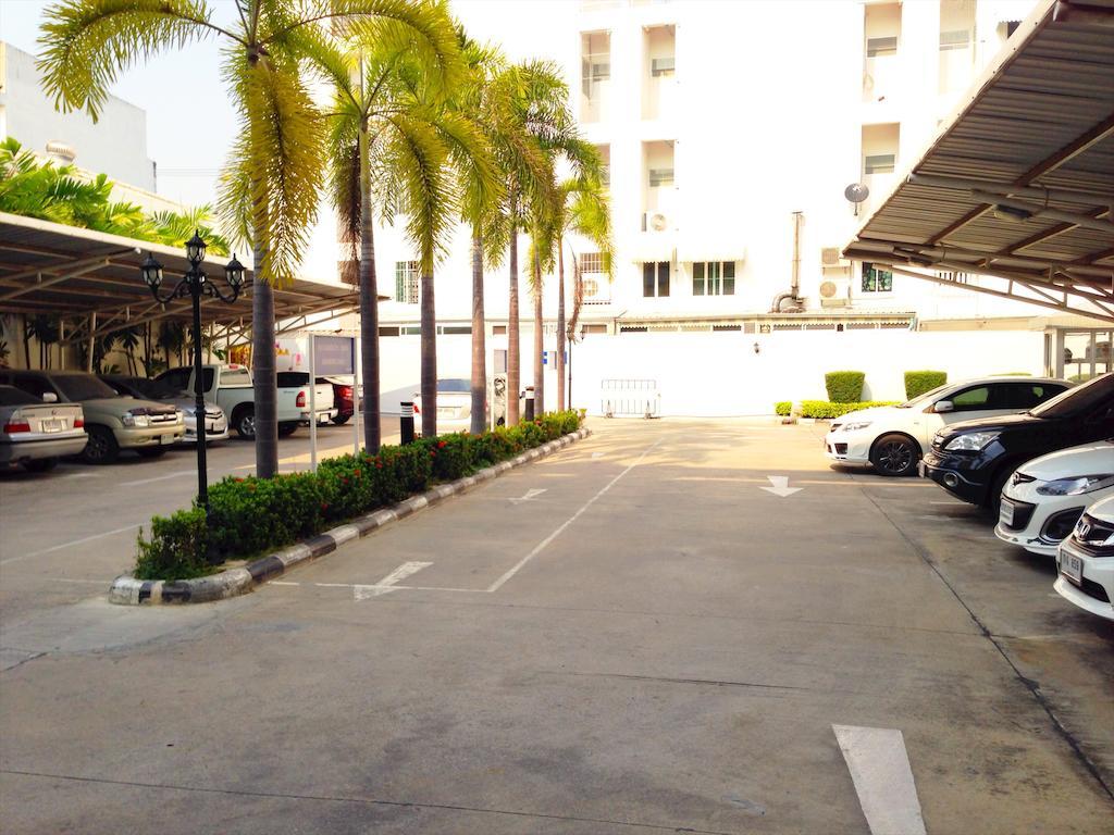 Baanbudsarin Apartment Sing Buri Esterno foto