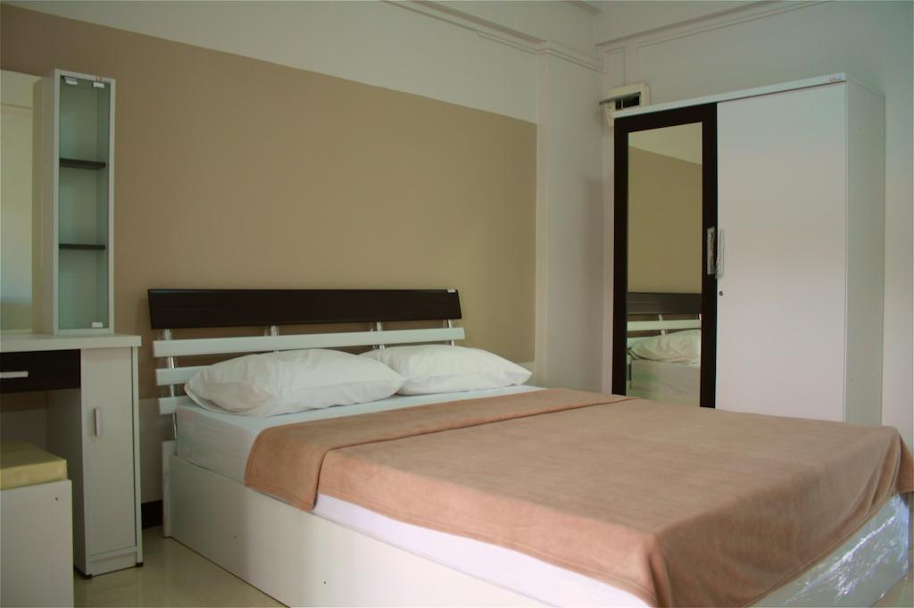 Baanbudsarin Apartment Sing Buri Esterno foto