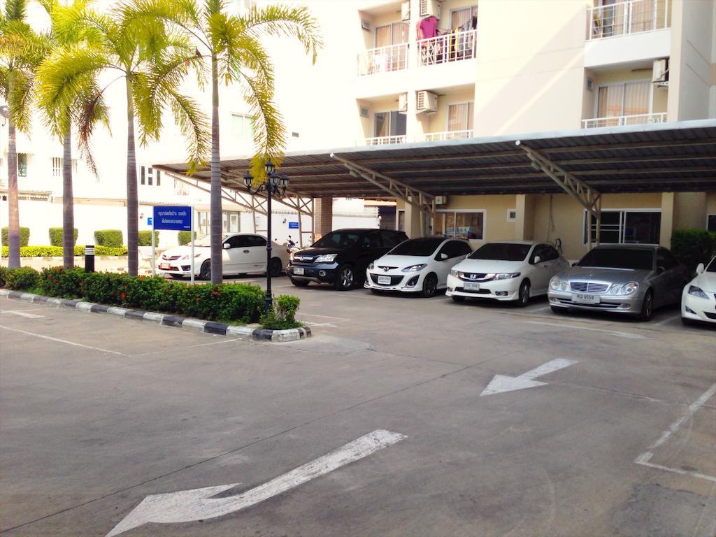 Baanbudsarin Apartment Sing Buri Esterno foto