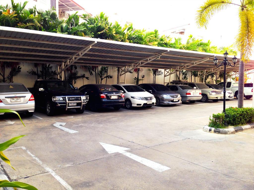 Baanbudsarin Apartment Sing Buri Esterno foto